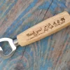 Abrebotella personalizado con mango de madera