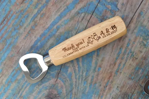 Abrebotella personalizado con mango de madera