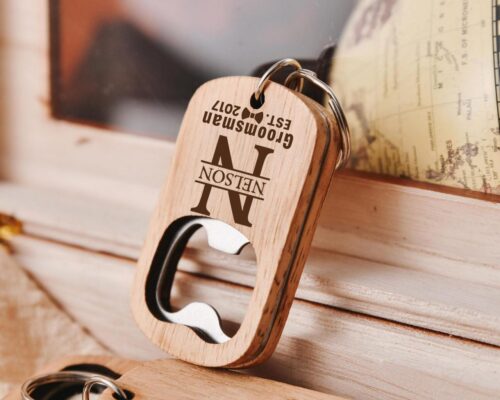 Llavero destapador de madera