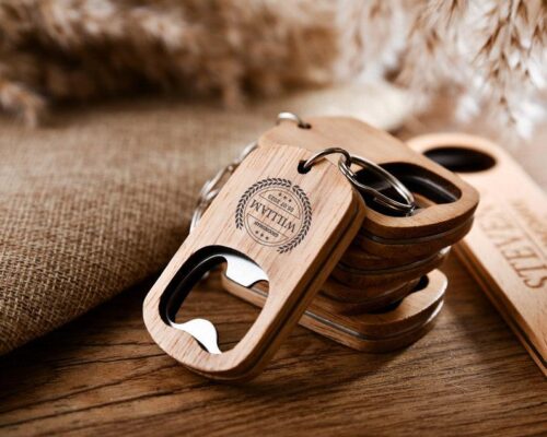 Llavero destapador de madera